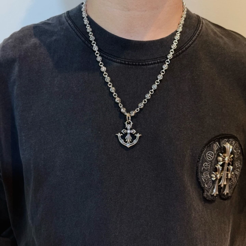 Ch*0me He**ts necklaces